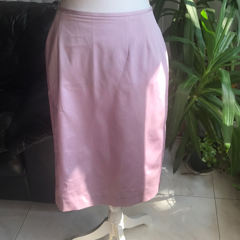 Kasper pencil skirt in lilac.